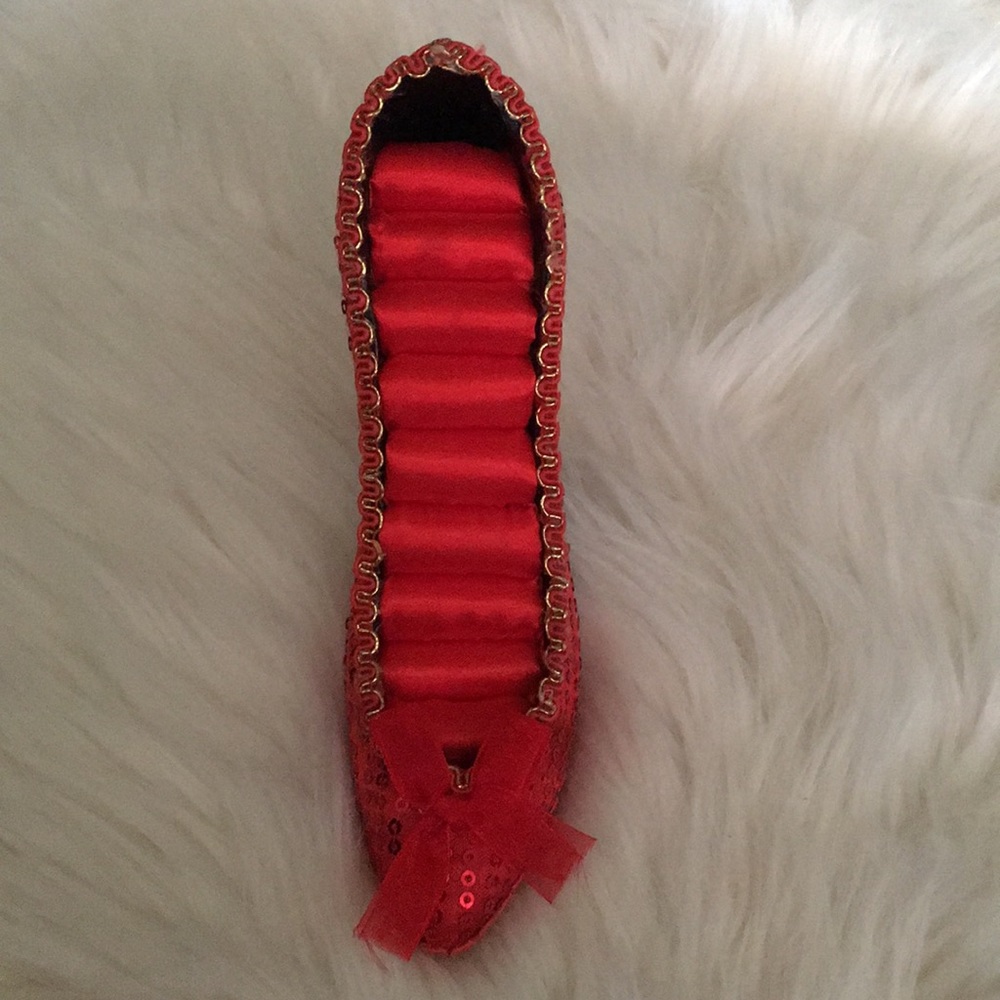 NWT Ring holder